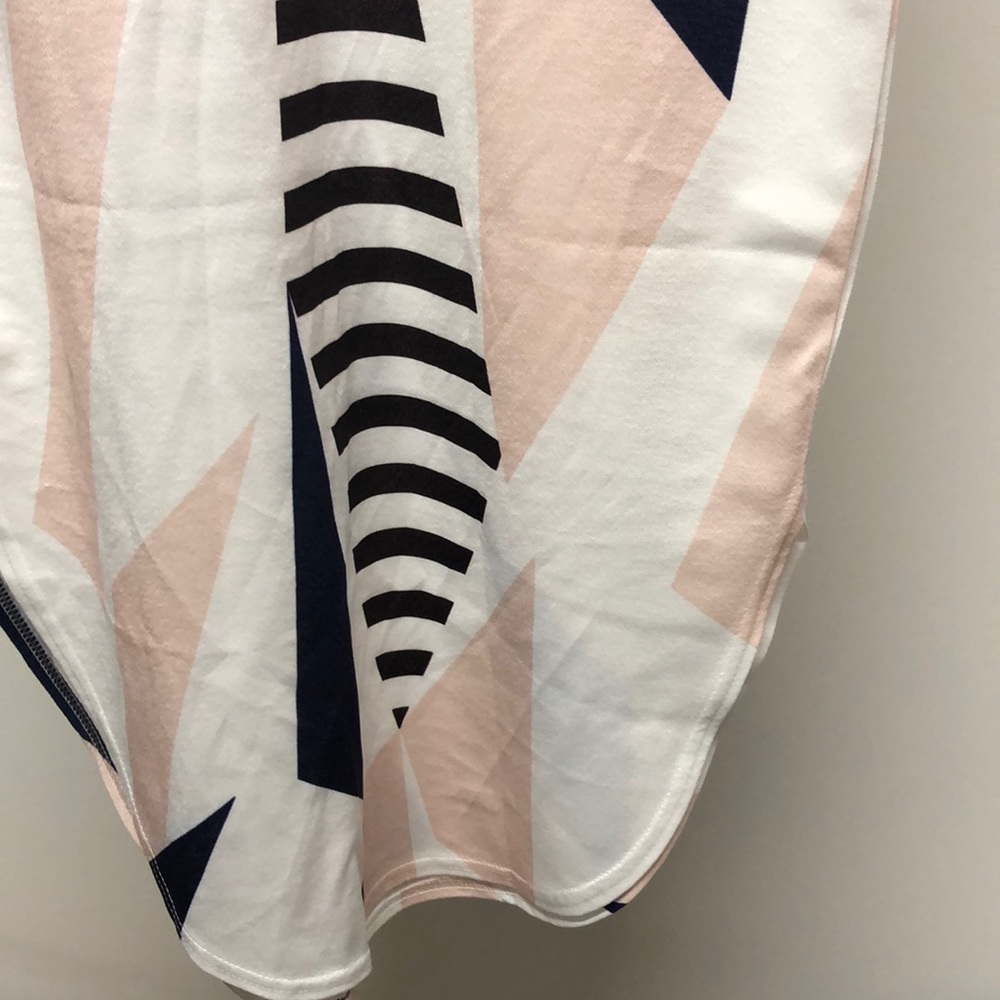 NEW Design Pattern Dress - Picture 4 of 5